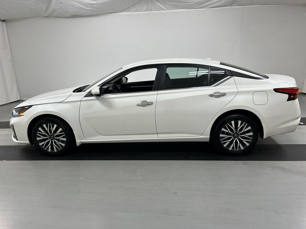 2023 Nissan Altima SV - Photo 6