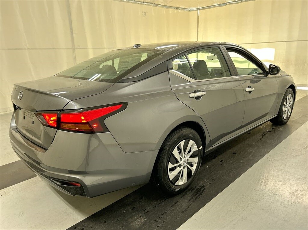 2025 Nissan Altima 2.5 S photo 2