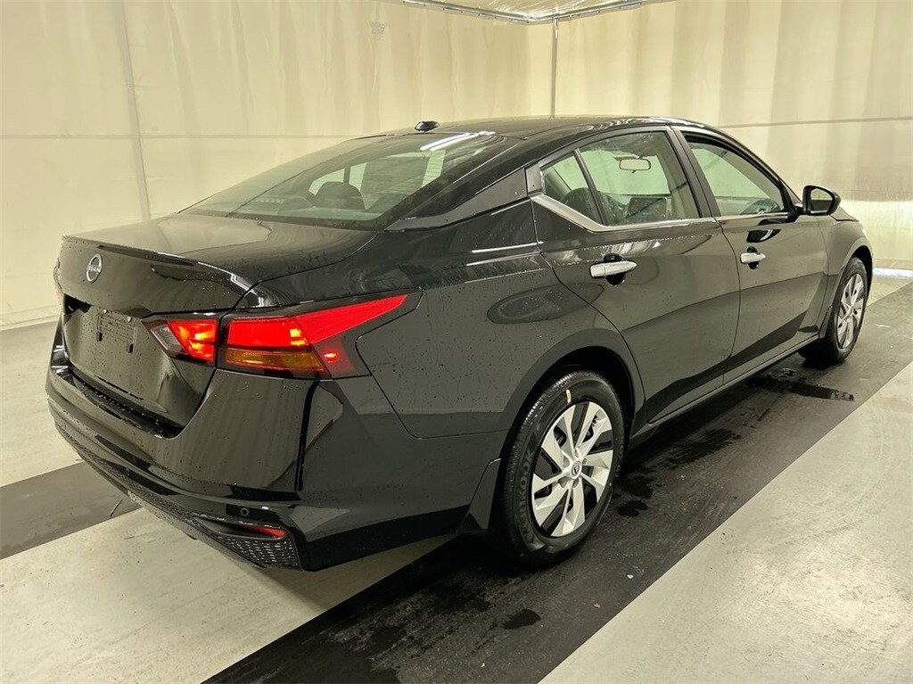 2025 Nissan Altima 2.5 S photo 2