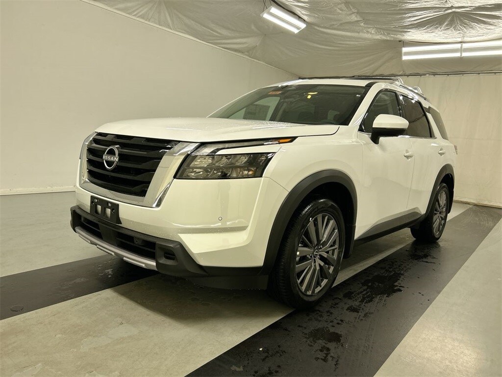 2025 Nissan Pathfinder SL photo 4