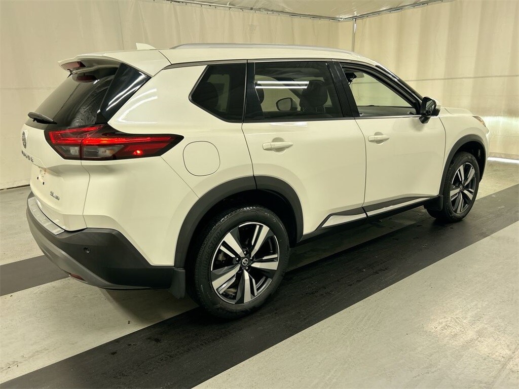 2021 Nissan Rogue SL photo 2