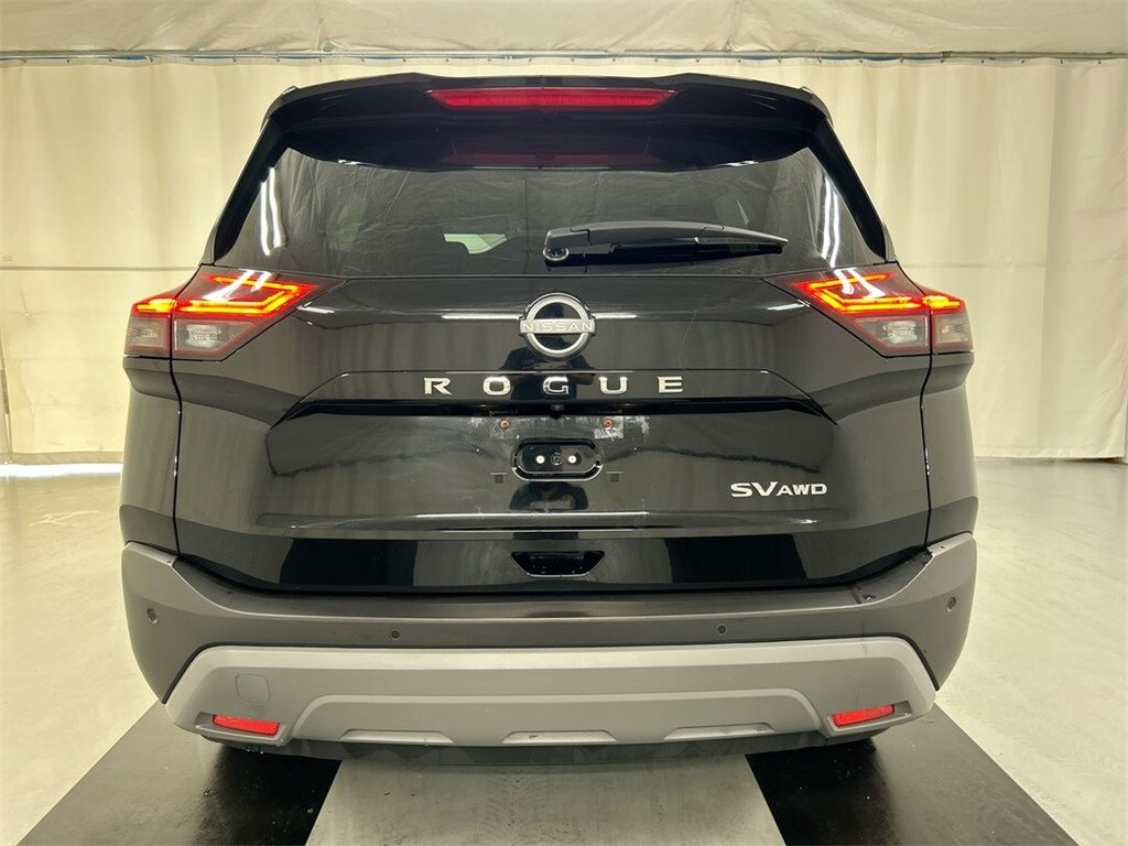 2023 Nissan Rogue SV photo 2