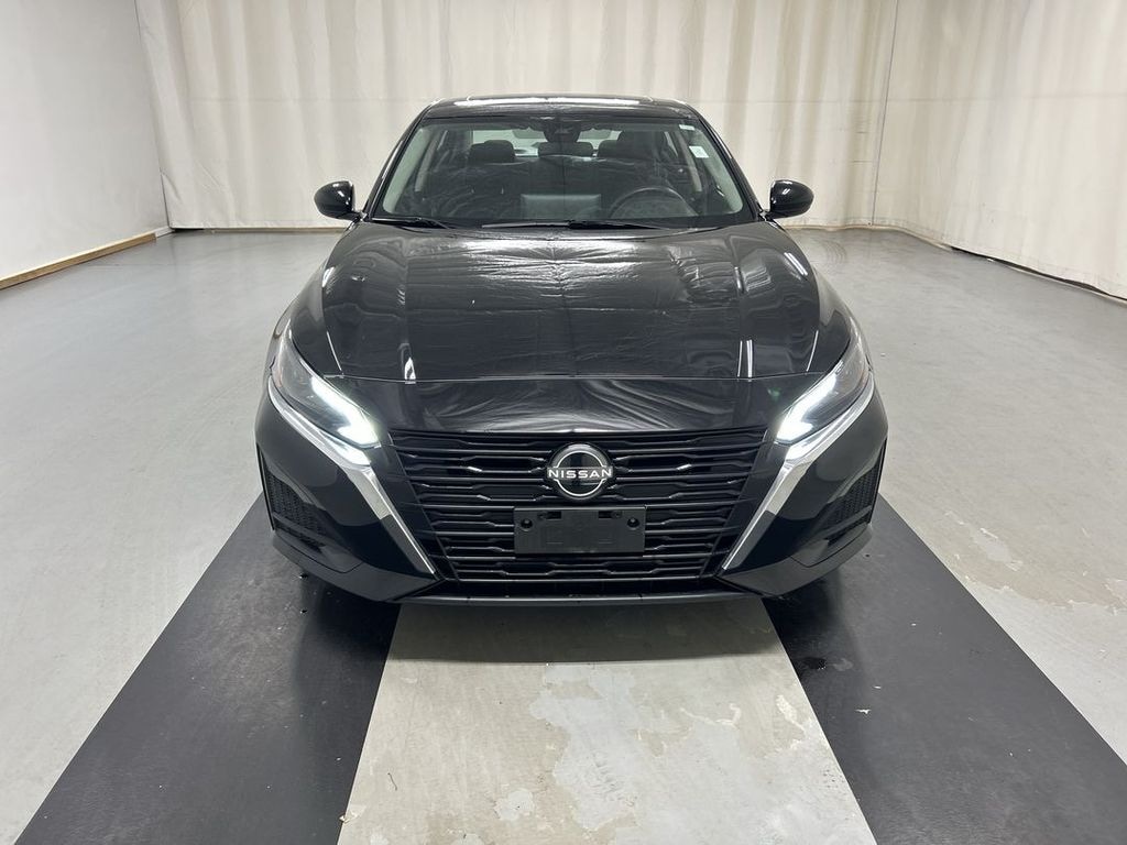 Used 2023 Nissan Altima 2.5 SV Sedan