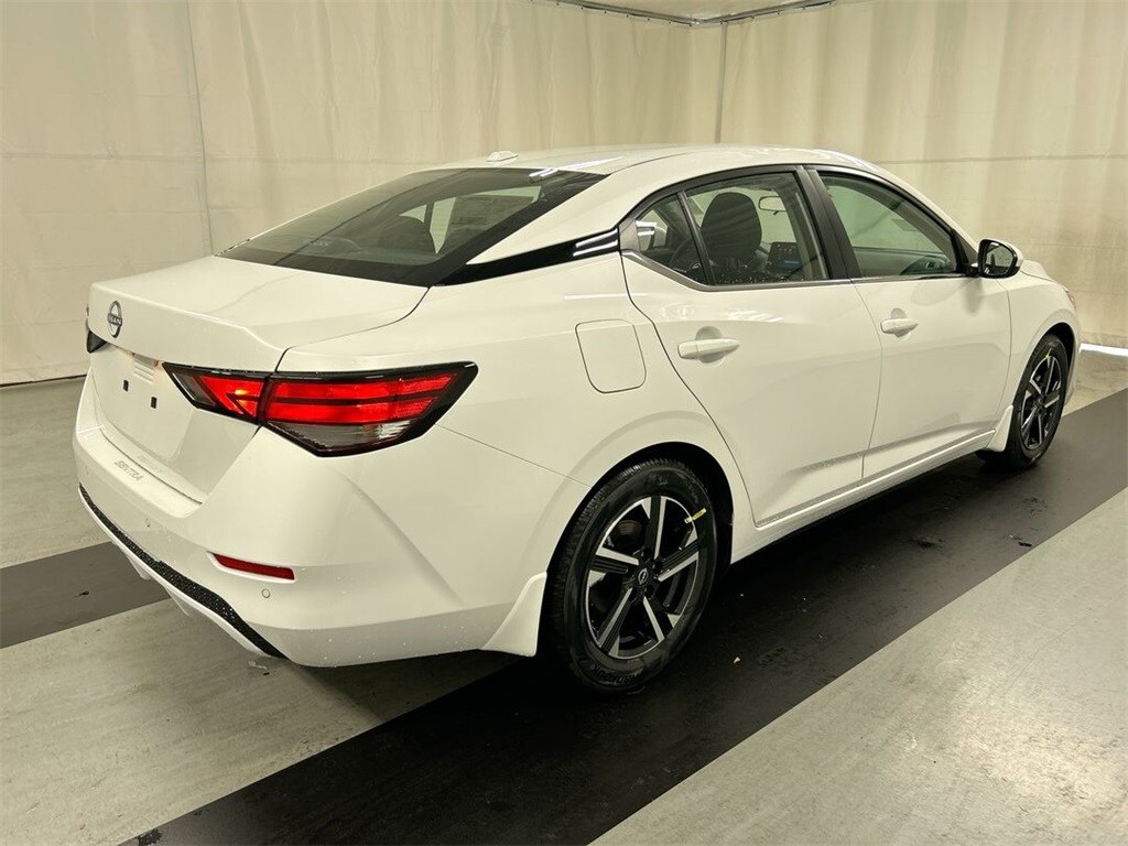 2025 Nissan Sentra SV photo 2