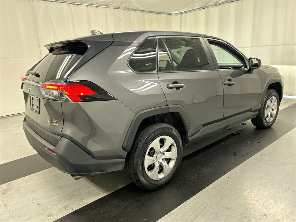 2023 Toyota RAV4 LE photo 2