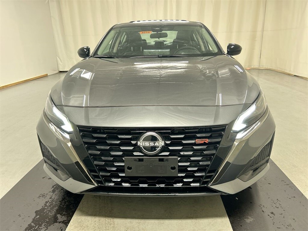 2025 Nissan Altima 2.5 SR photo 3