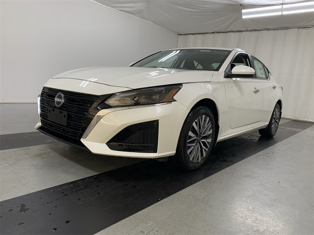 2025 Nissan Altima 2.5 SV photo 2