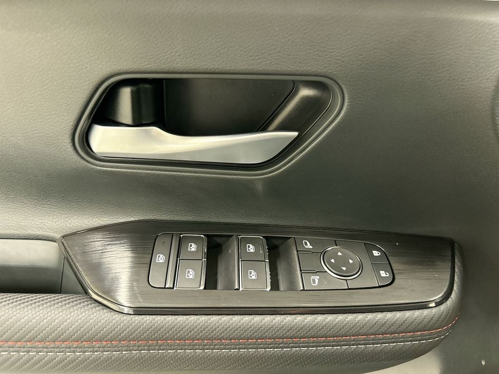 2025 Nissan Kicks SR AWD - Photo 14