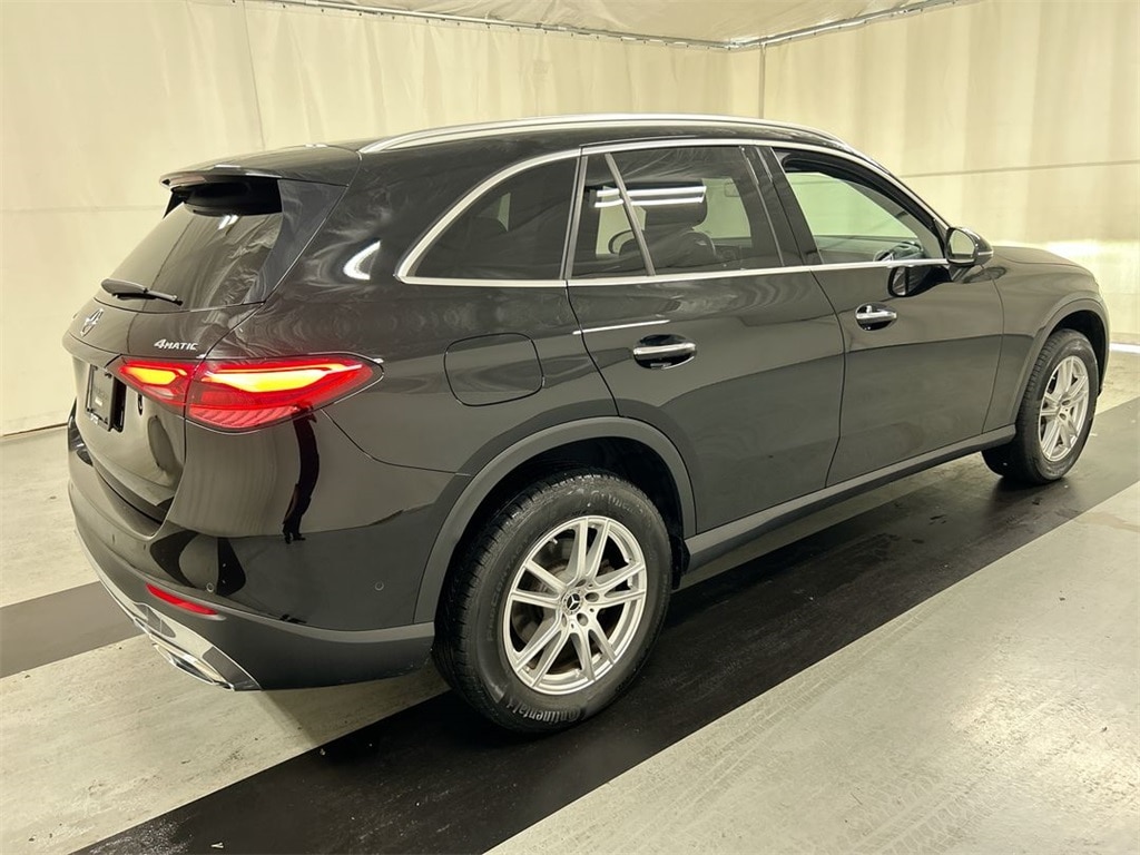 2023 Mercedes Benz GLC 300 4MATIC photo 2