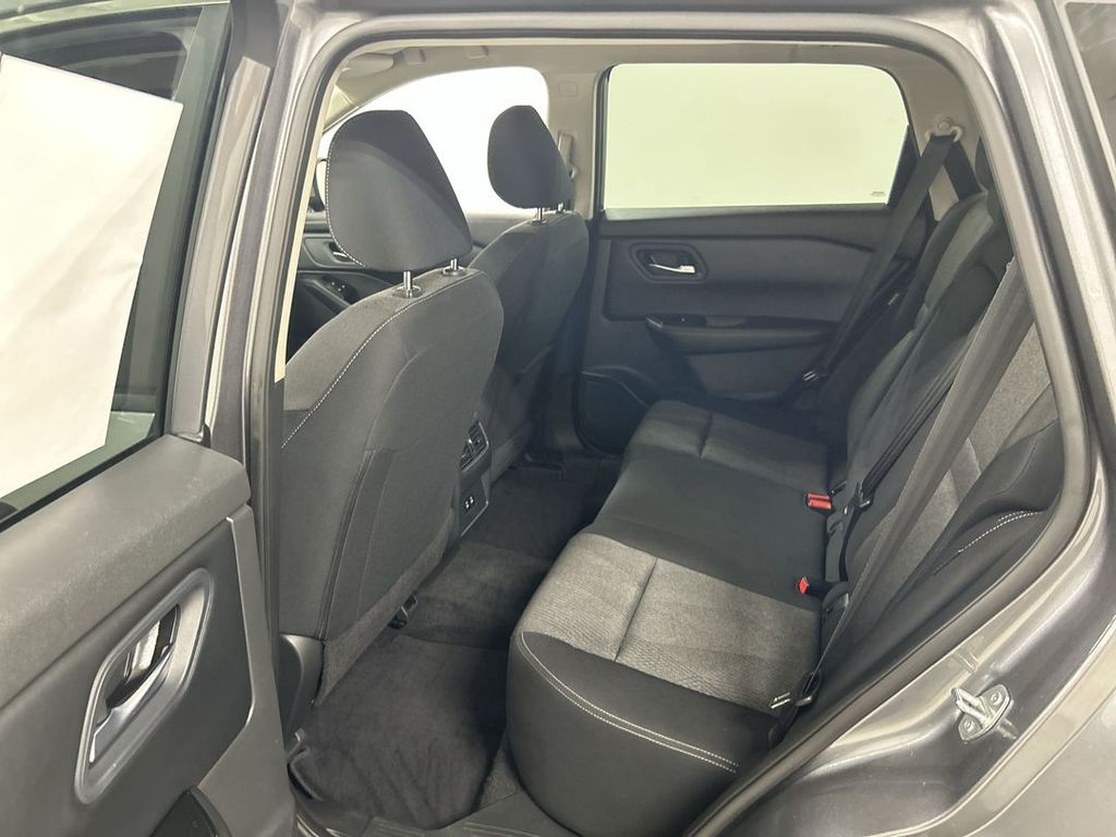 2024 Nissan Rogue SV - Photo 19