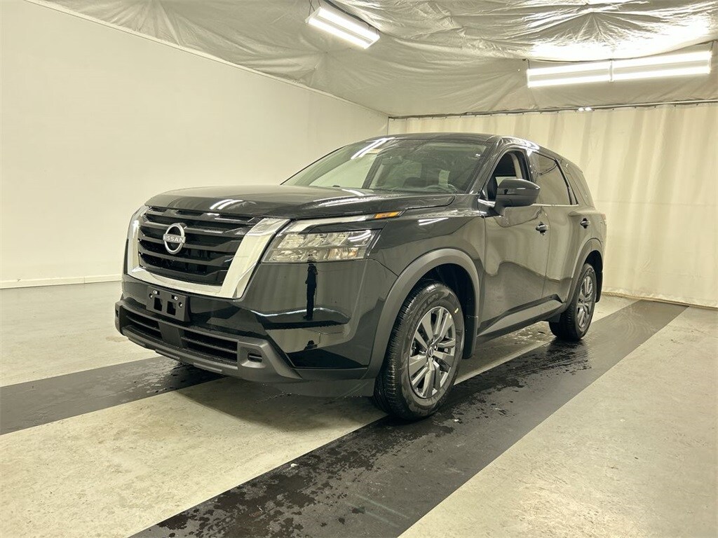 2025 Nissan Pathfinder S photo 4