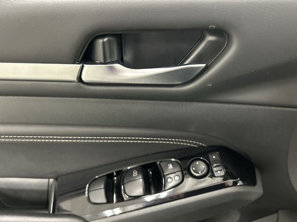 2023 Nissan Altima SV - Photo 11