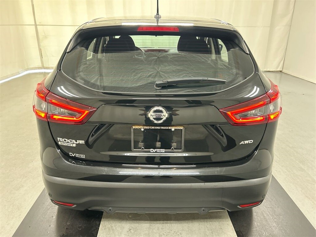 2020 Nissan Rogue Sport S photo 3