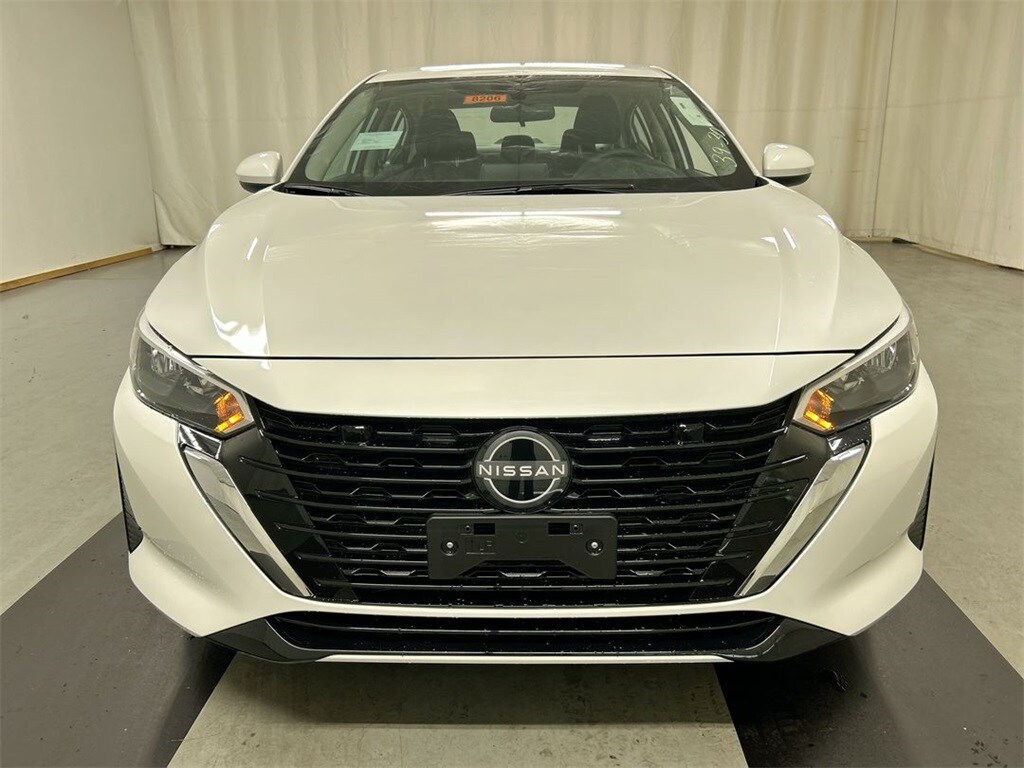 2025 Nissan Sentra SV photo 3