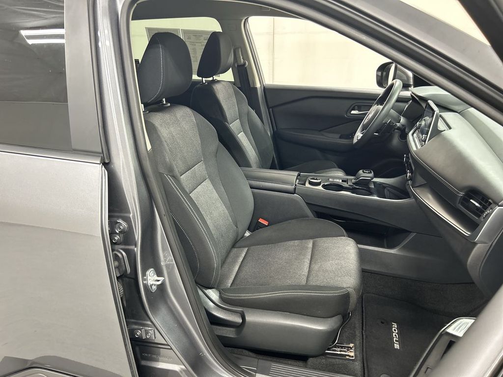 2024 Nissan Rogue SV - Photo 22