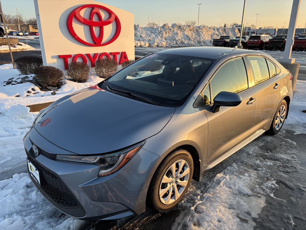 Used 2021 Toyota Corolla LE Sedan