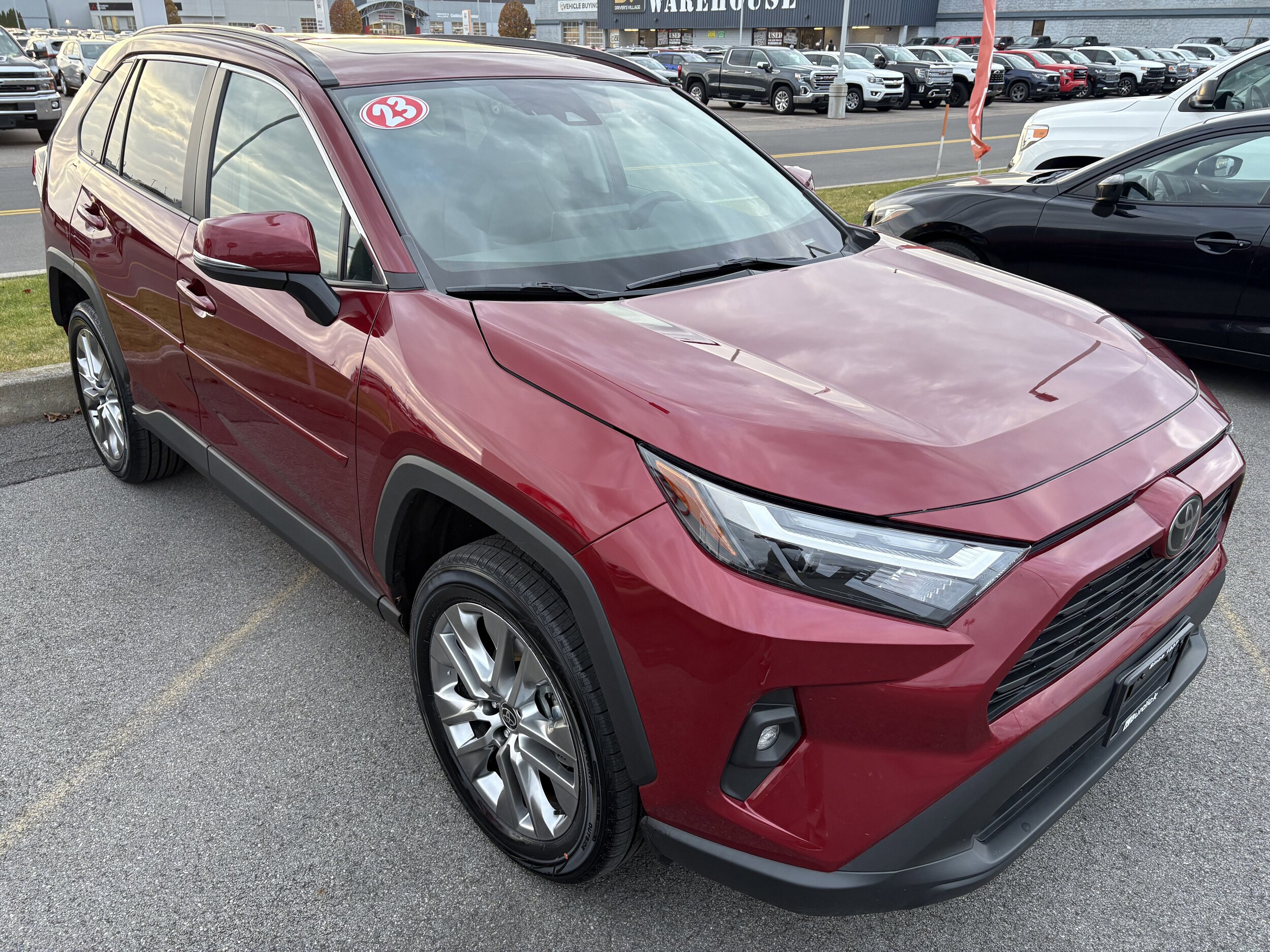 2023 Toyota RAV4 XLE Premium photo 2