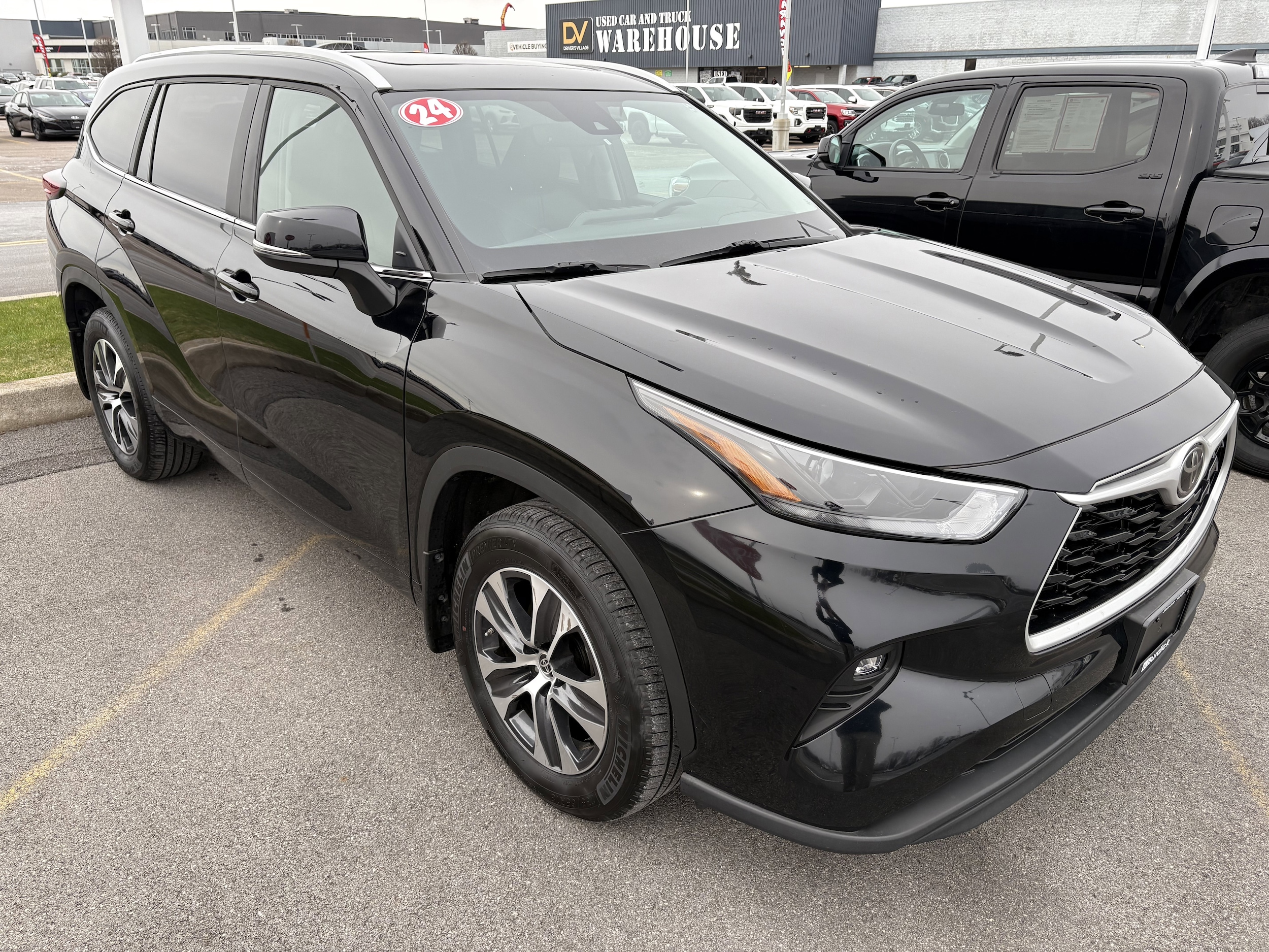 Certified 2024 Toyota Highlander XLE with VIN 5TDKDRBH7RS536328 for sale in Cicero, NY