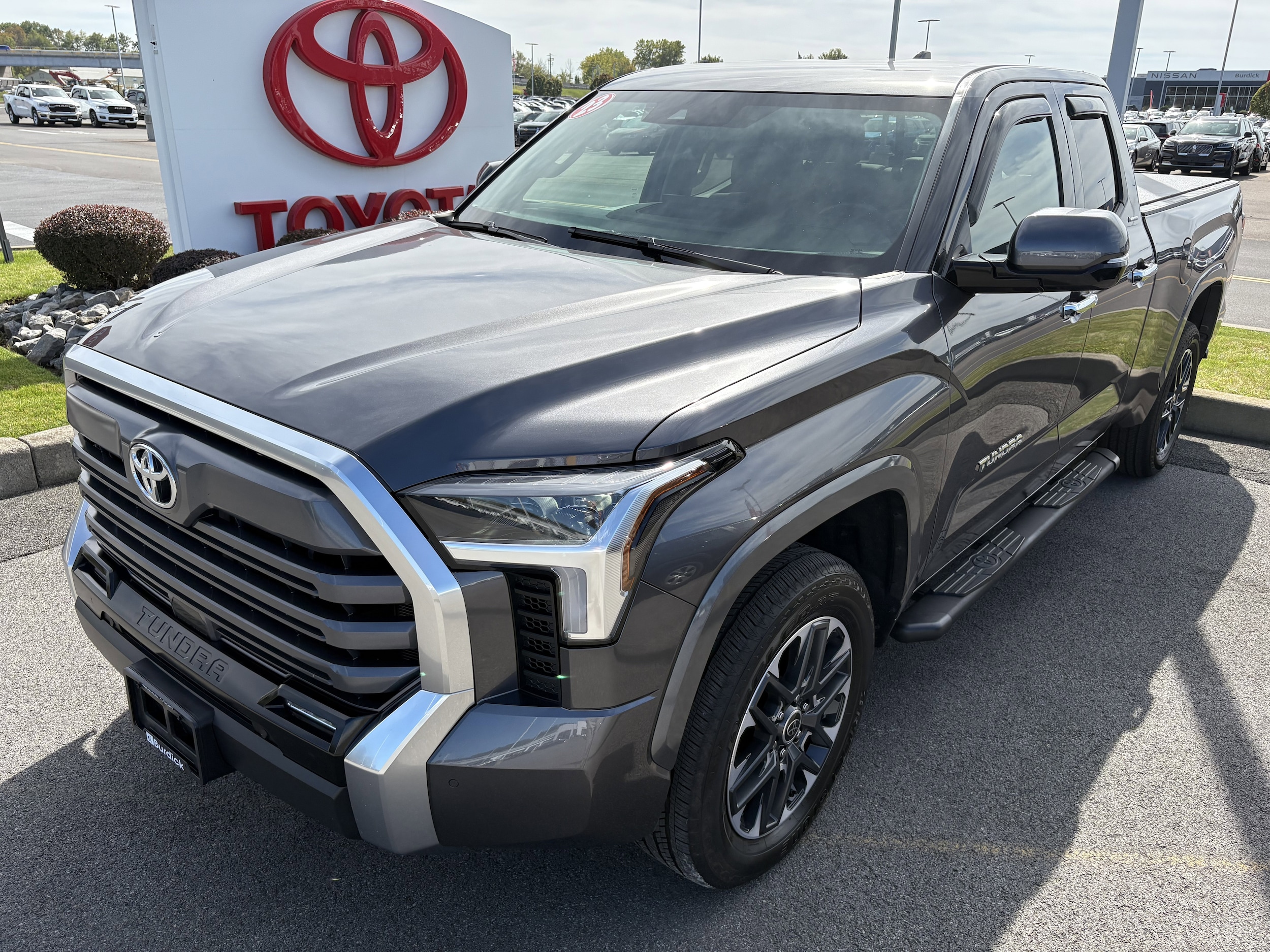 2023 Toyota Tundra Limited's photo