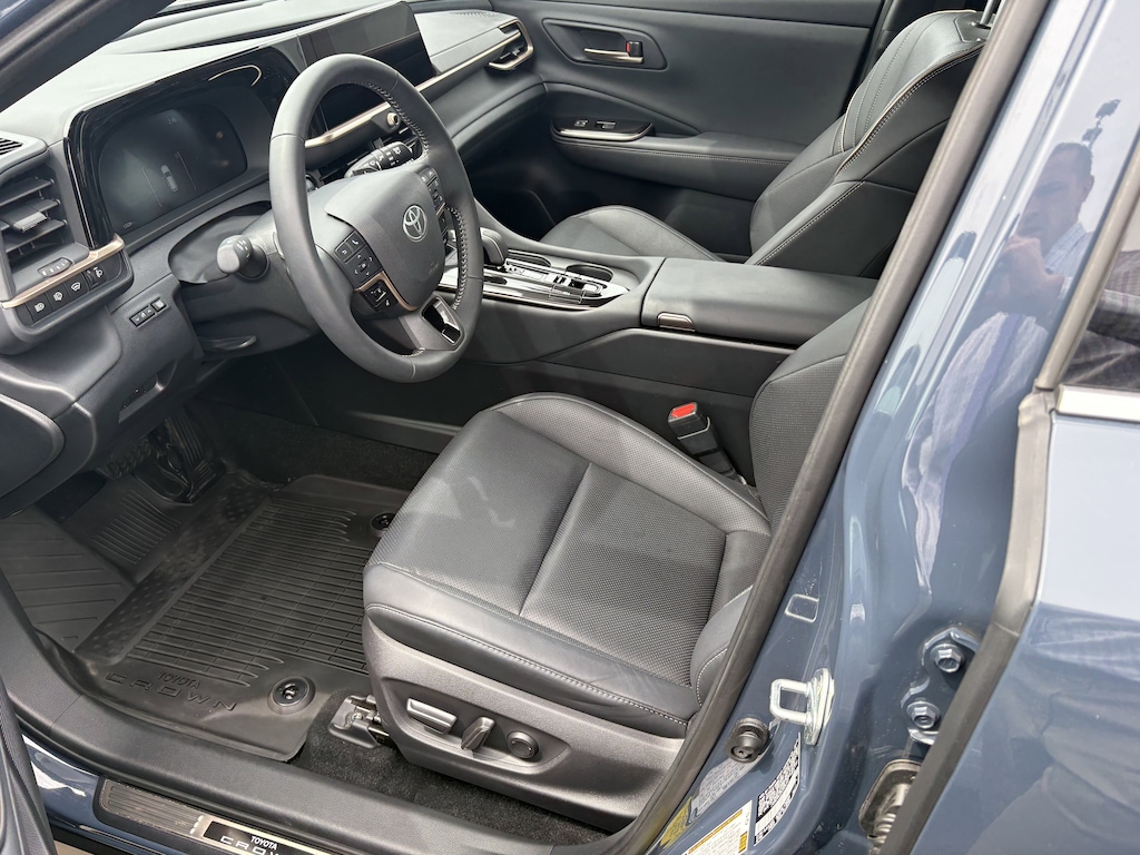 Used 2025 Toyota Crown Signia XLE SUV