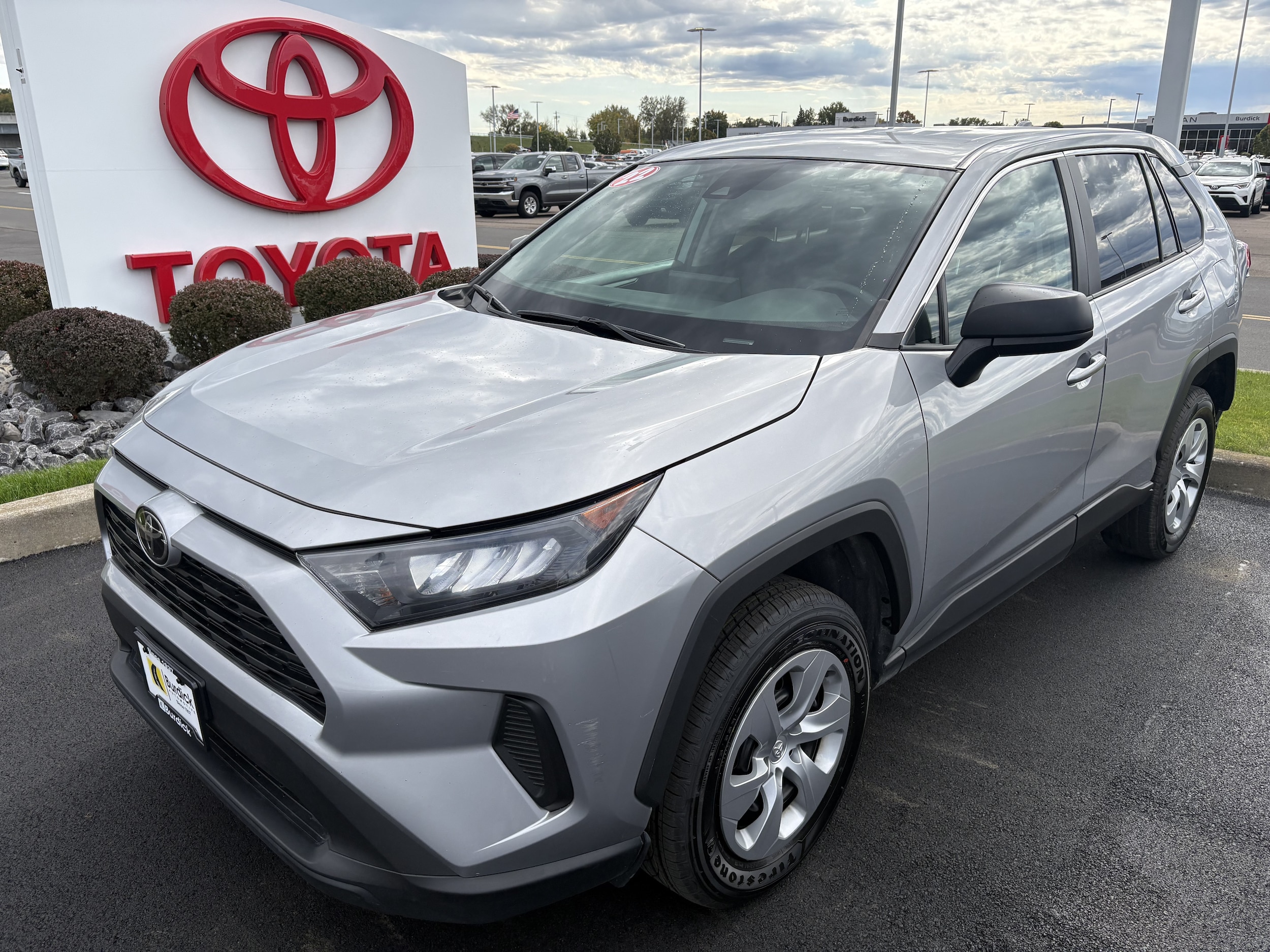 2022 Toyota RAV4 LE