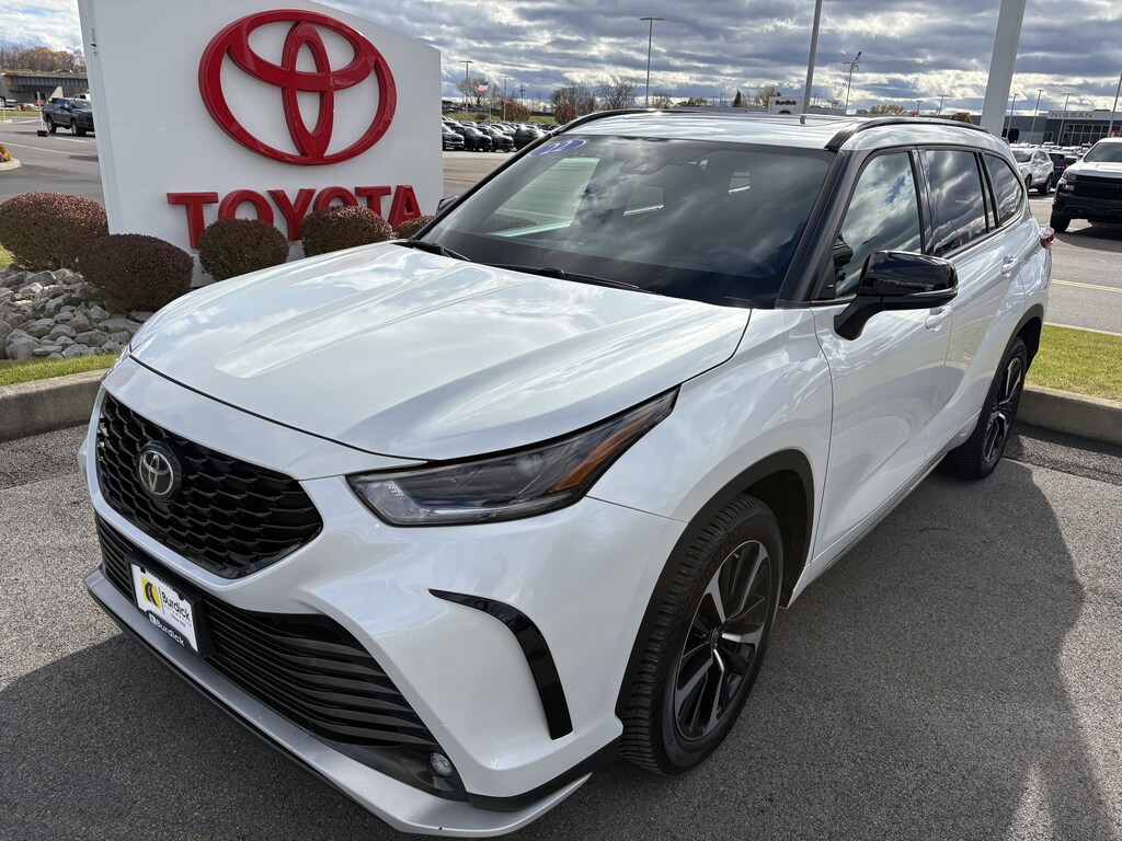 Used 2022 Toyota Highlander XSE SUV