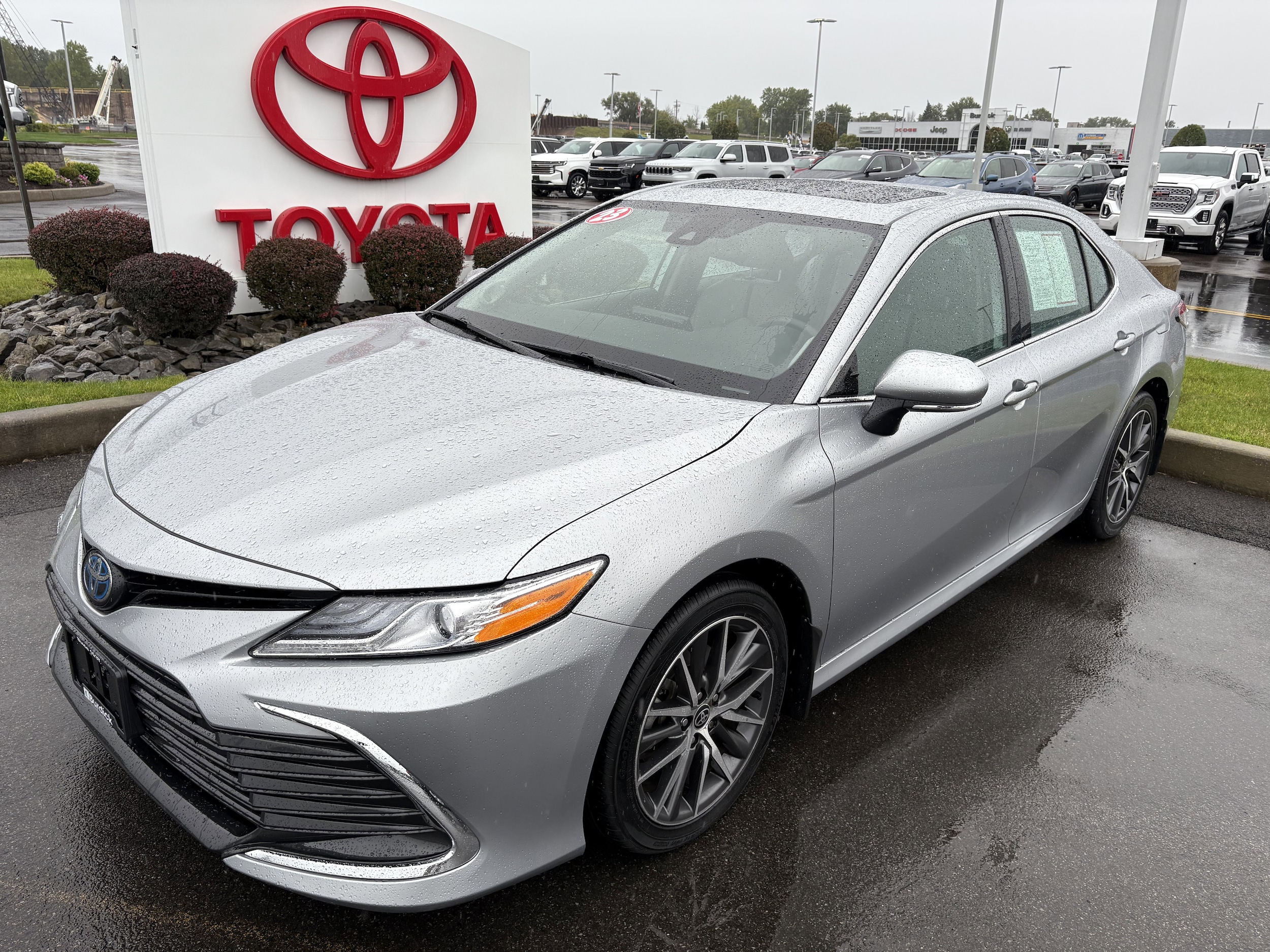 2023 Toyota Camry Hybrid XLE