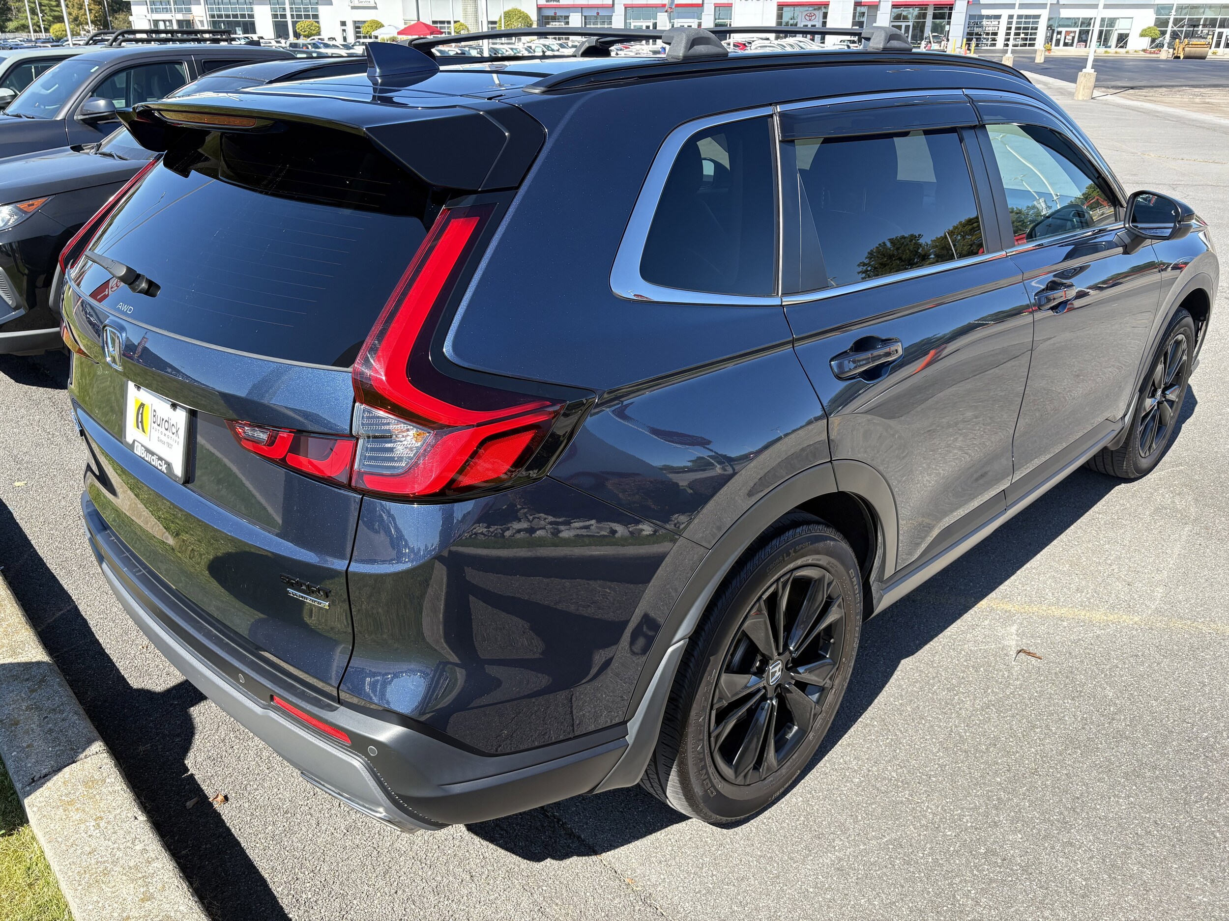 2023 Honda CR-V Hybrid Sport Touring photo 3