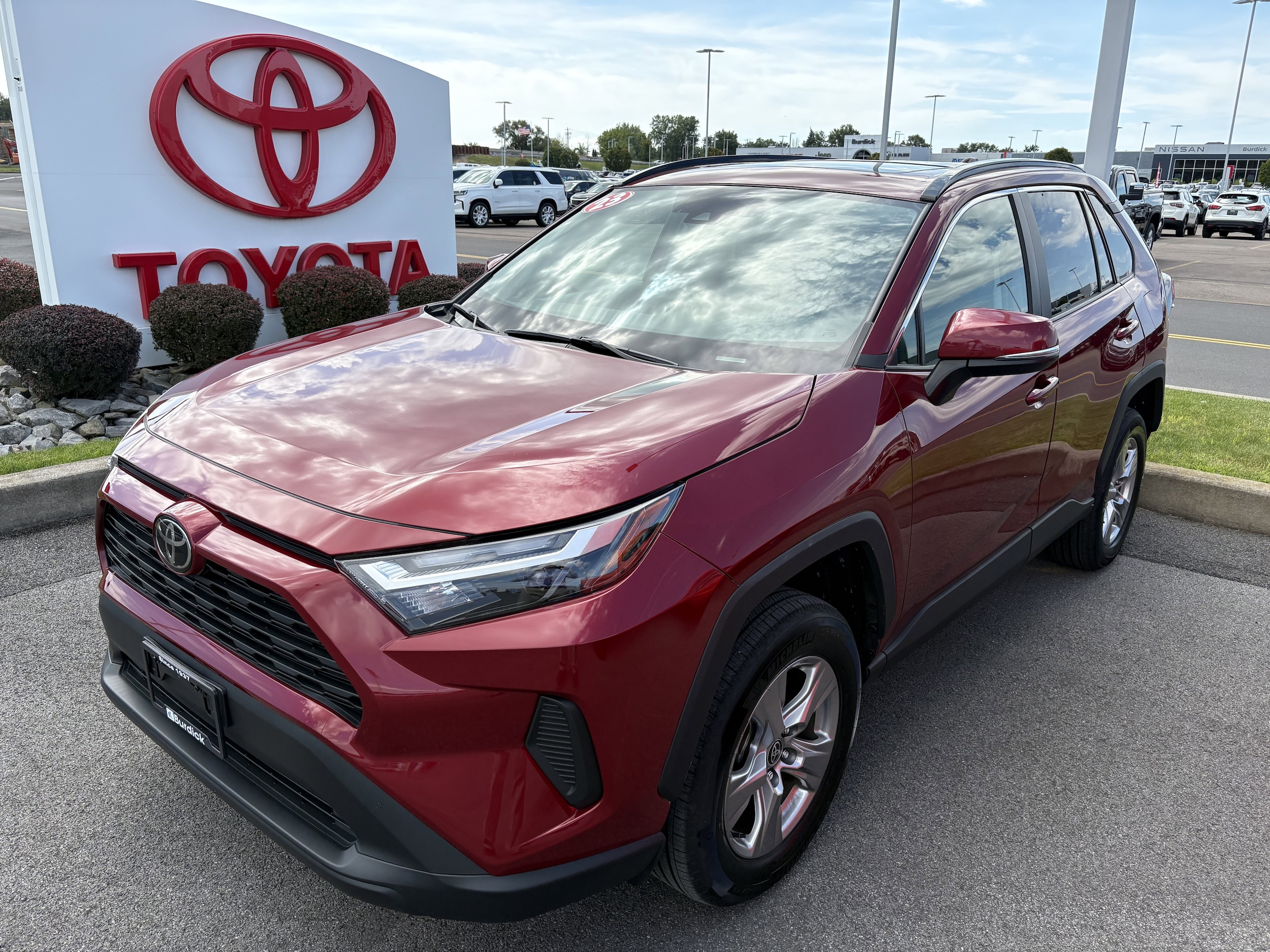 2023 Toyota RAV4 XLE
