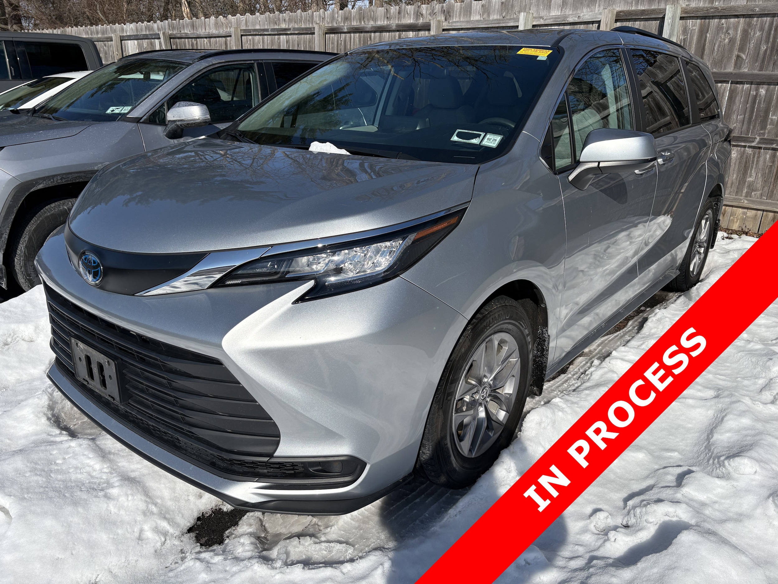 2023 Toyota Sienna LE