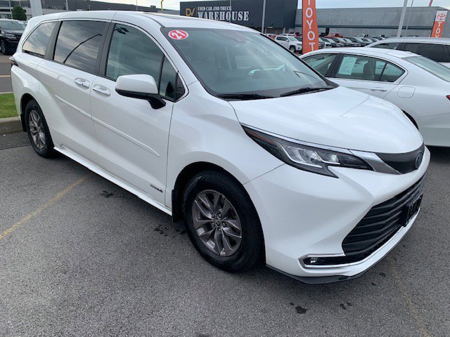 Used 2021 Toyota Sienna XLE with VIN 5TDYSKFC1MS006595 for sale in Cicero, NY