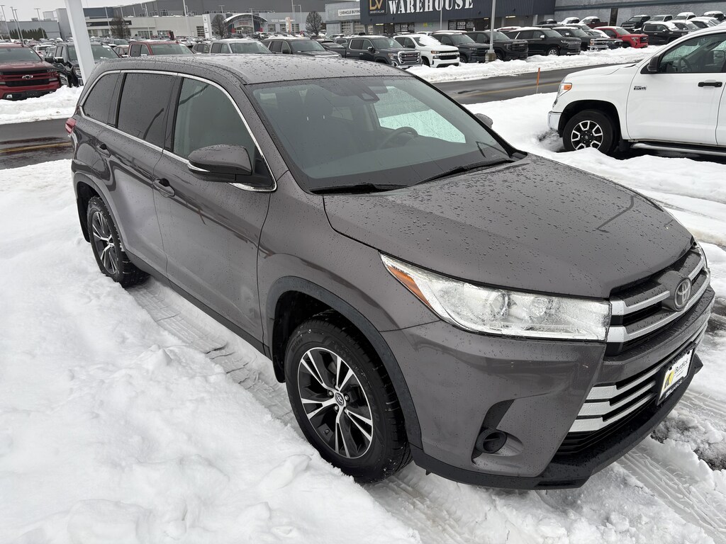 Used 2019 Toyota Highlander LE V6 SUV