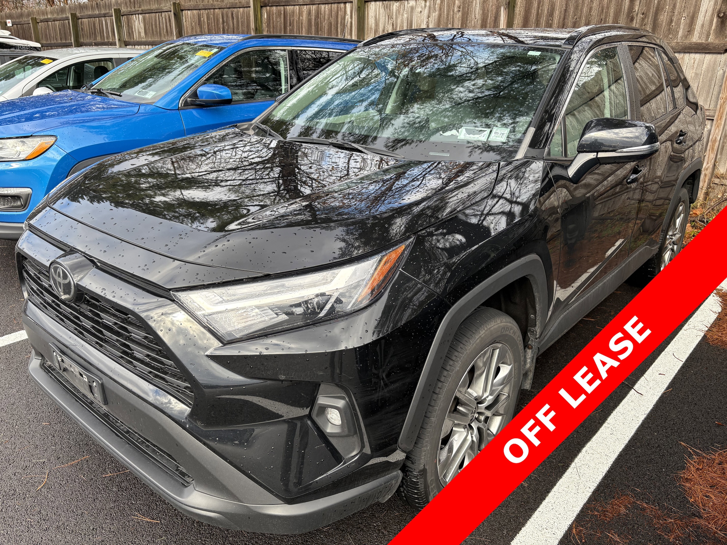 2023 Toyota RAV4 XLE Premium's photo