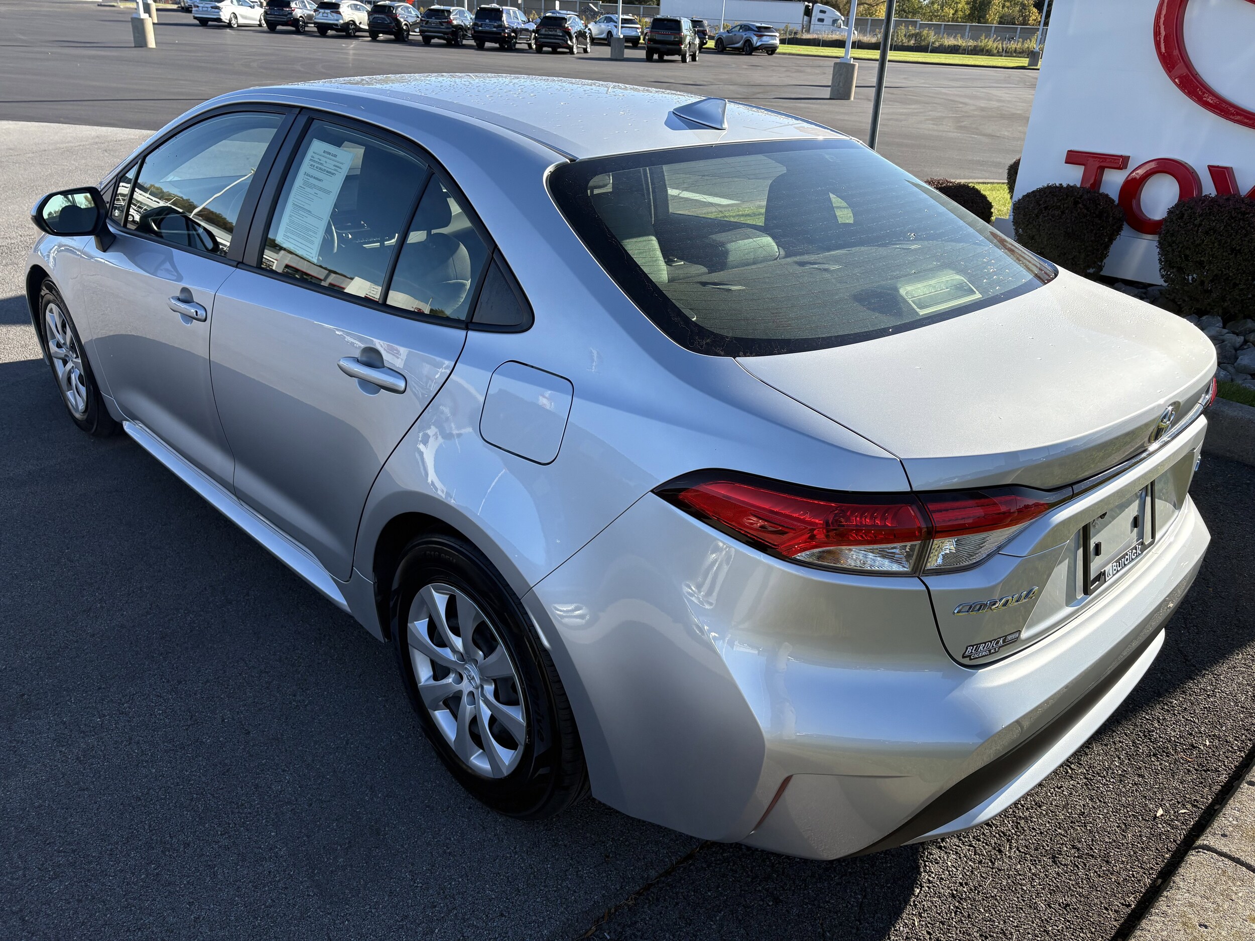 2022 Toyota Corolla LE photo 4