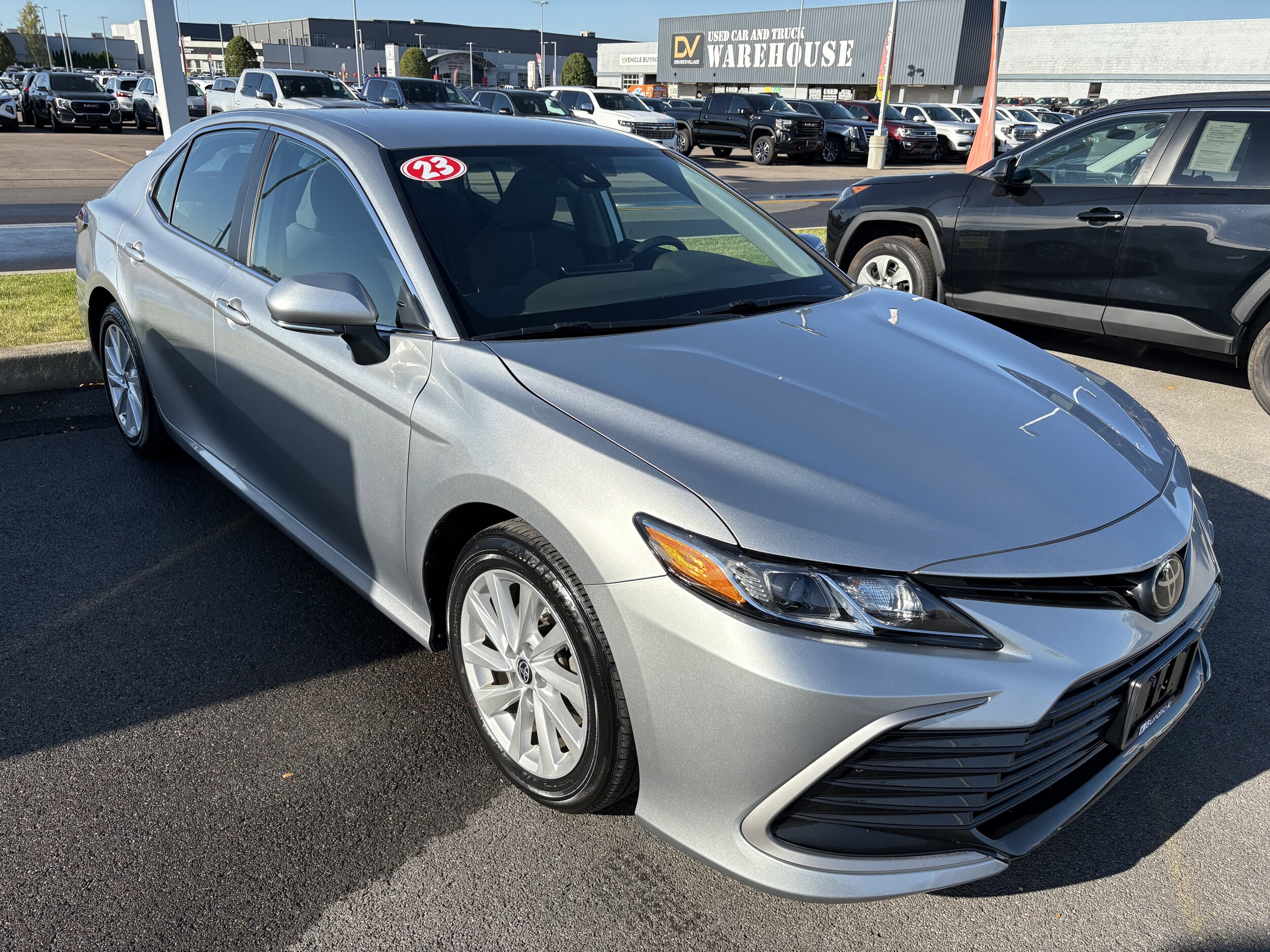 2023 Toyota Camry LE photo 2