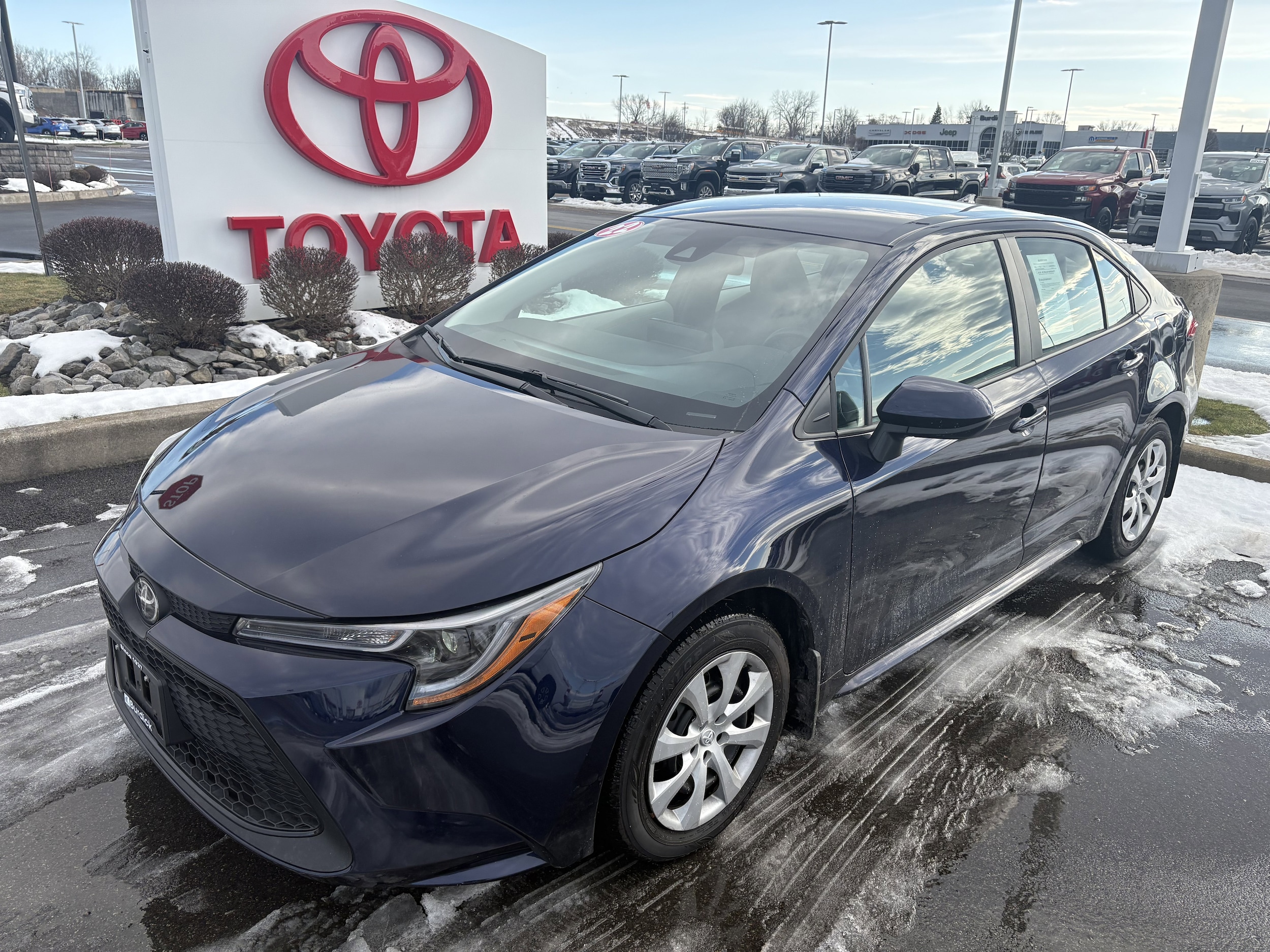 2022 Toyota Corolla LE's photo
