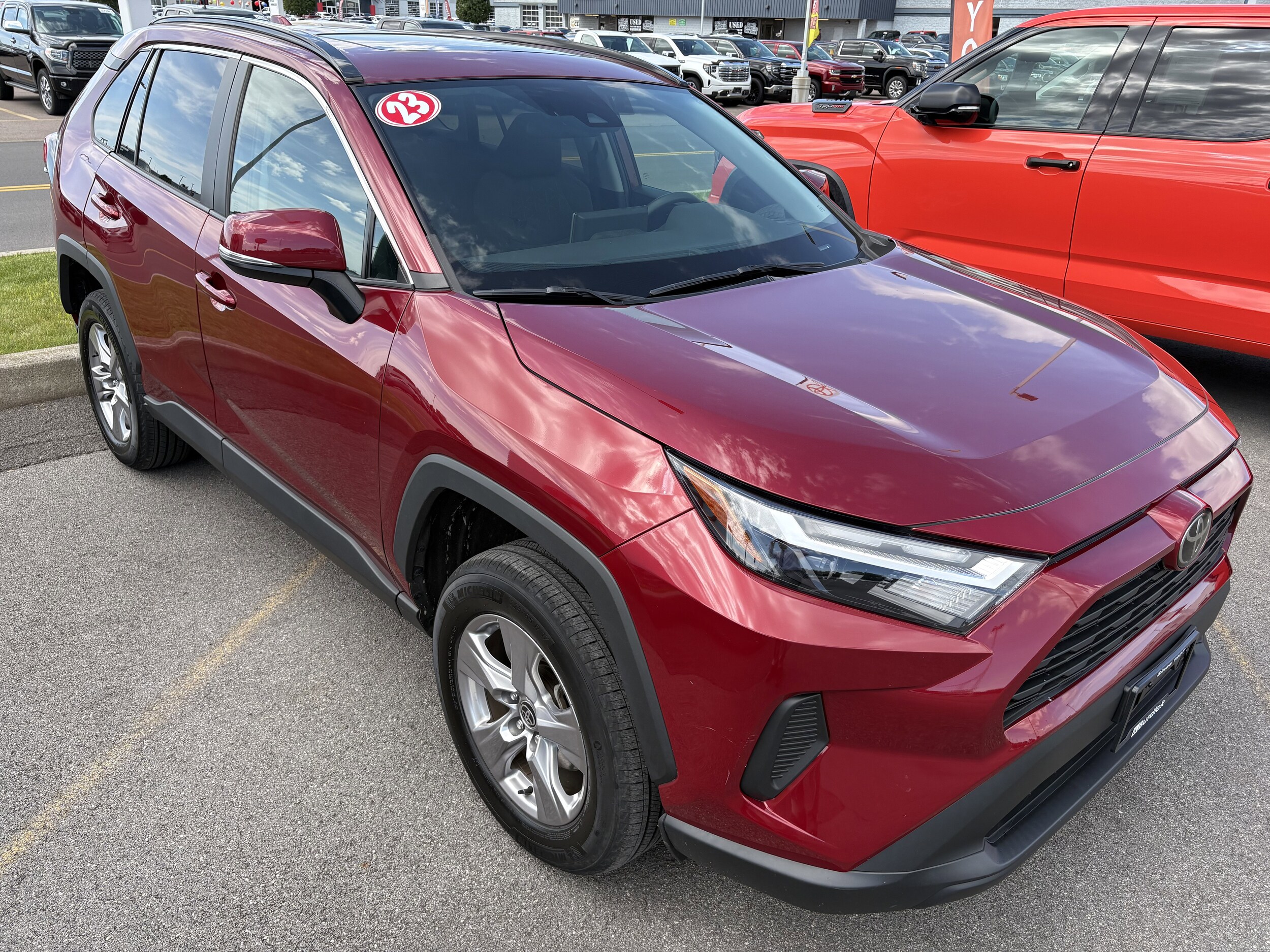 2023 Toyota RAV4 XLE photo 2
