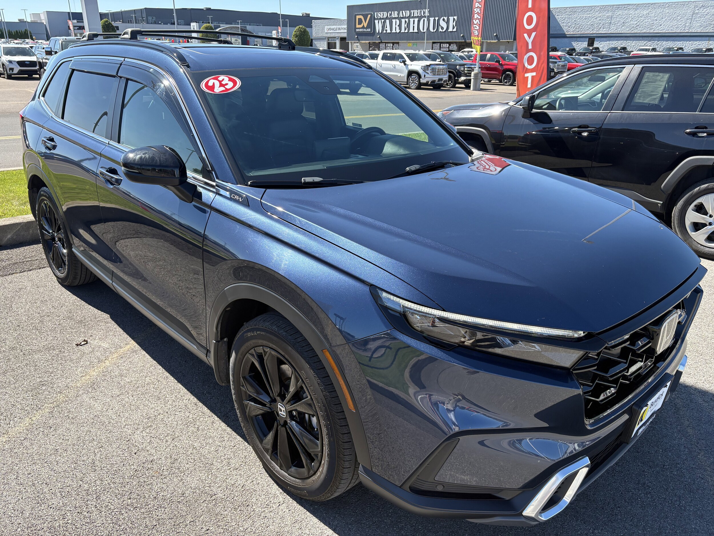 2023 Honda CR-V Hybrid Sport Touring photo 2