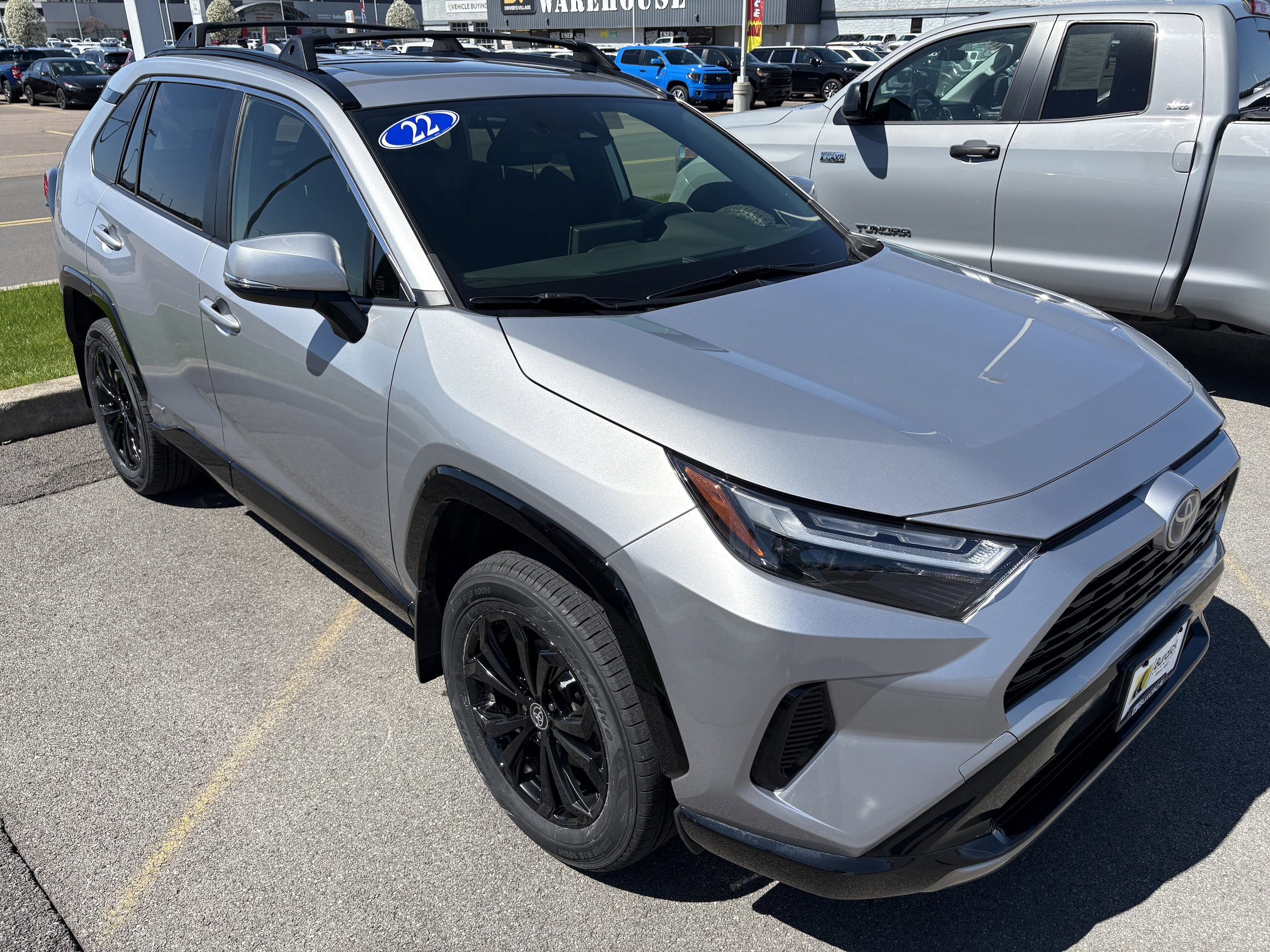 Used 2022 Toyota RAV4 SE with VIN JTM16RFV3ND051986 for sale in Cicero, NY