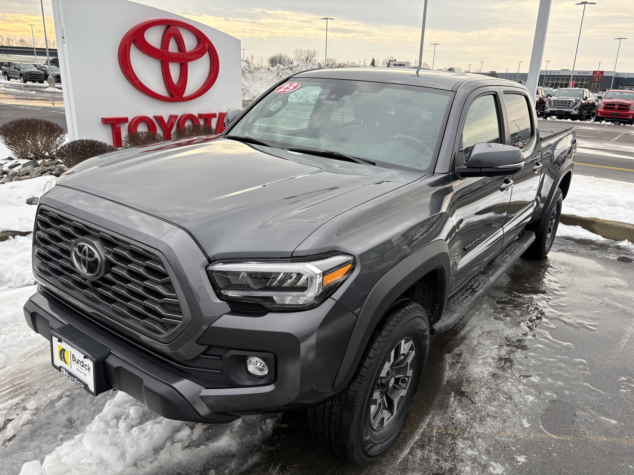 2023 Toyota Tacoma TRD Off Road's photo