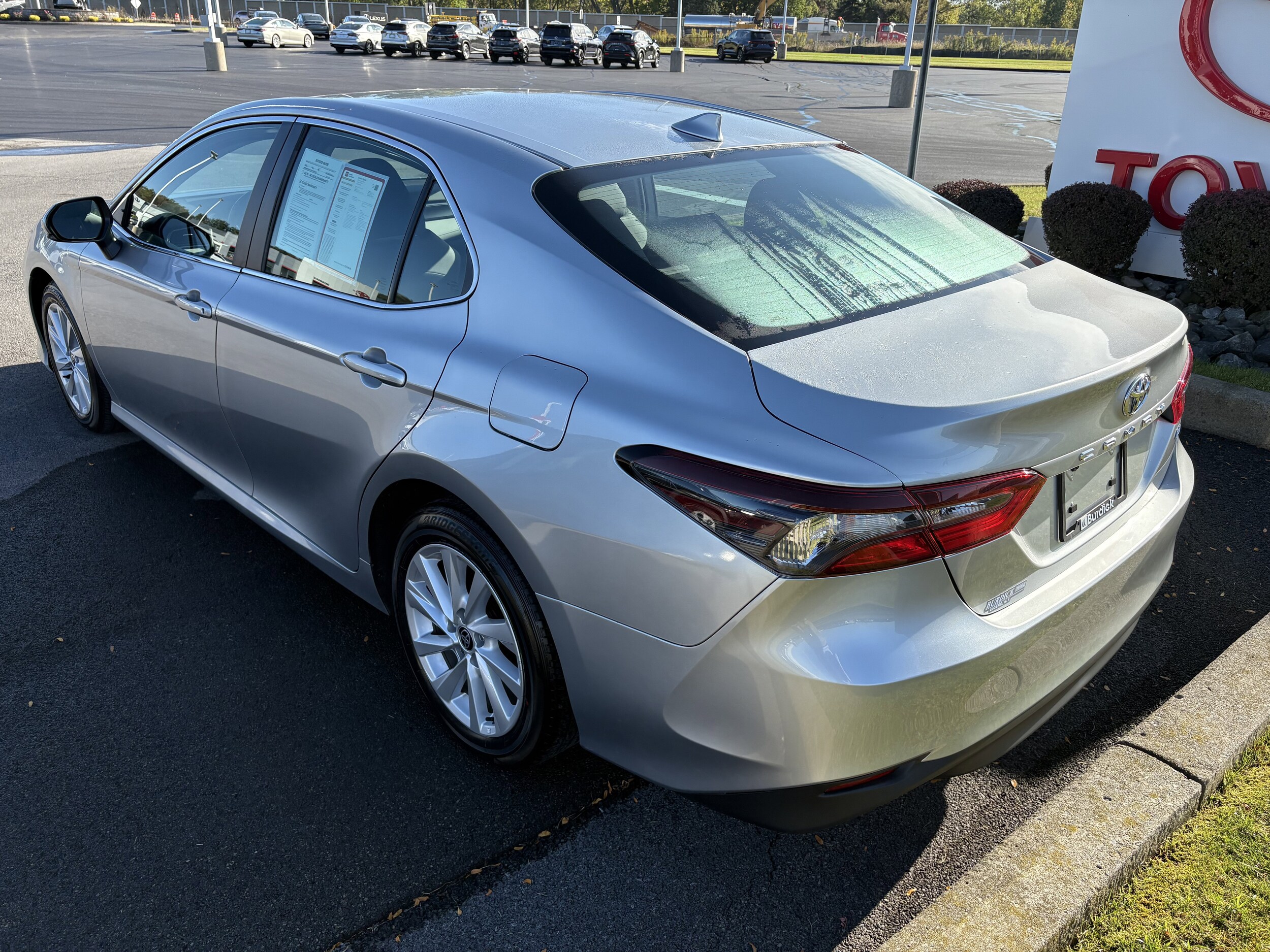 2023 Toyota Camry LE photo 4