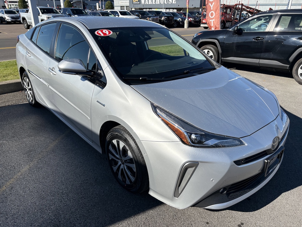 Used 2019 Toyota Prius XLE AWD-e Hatchback