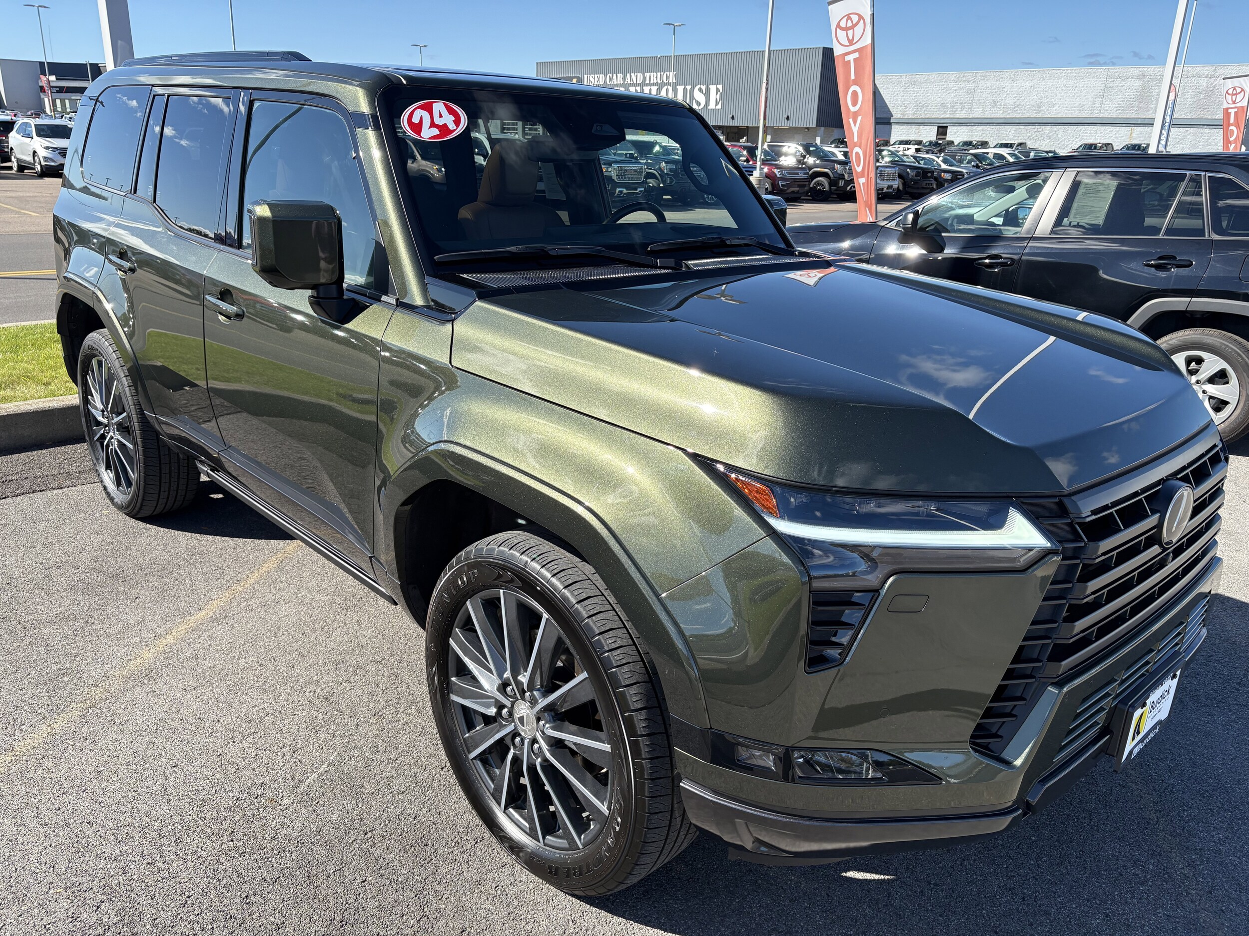 2024 Lexus GX 550 Luxury photo 2