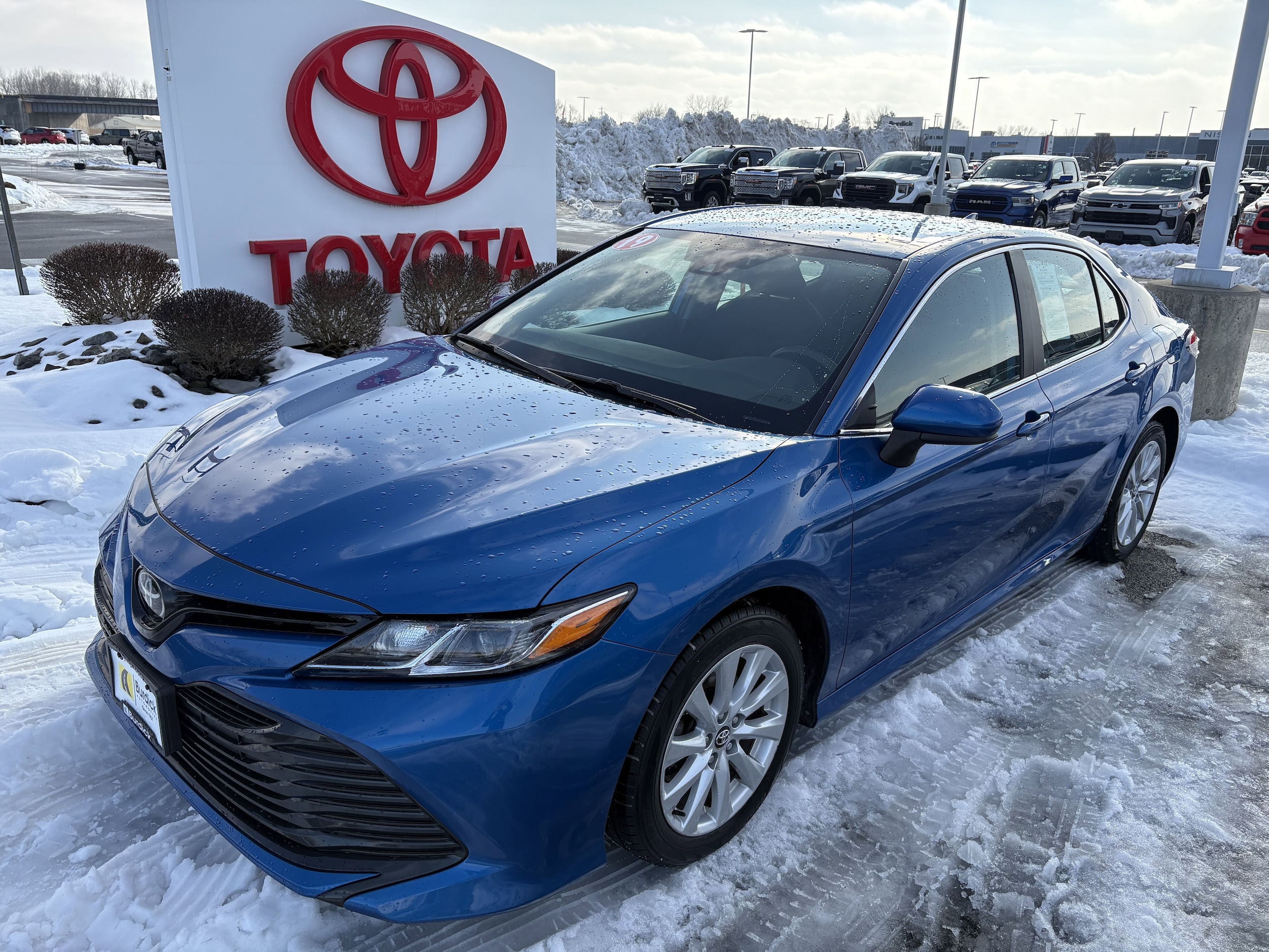 2019 Toyota Camry LE's photo