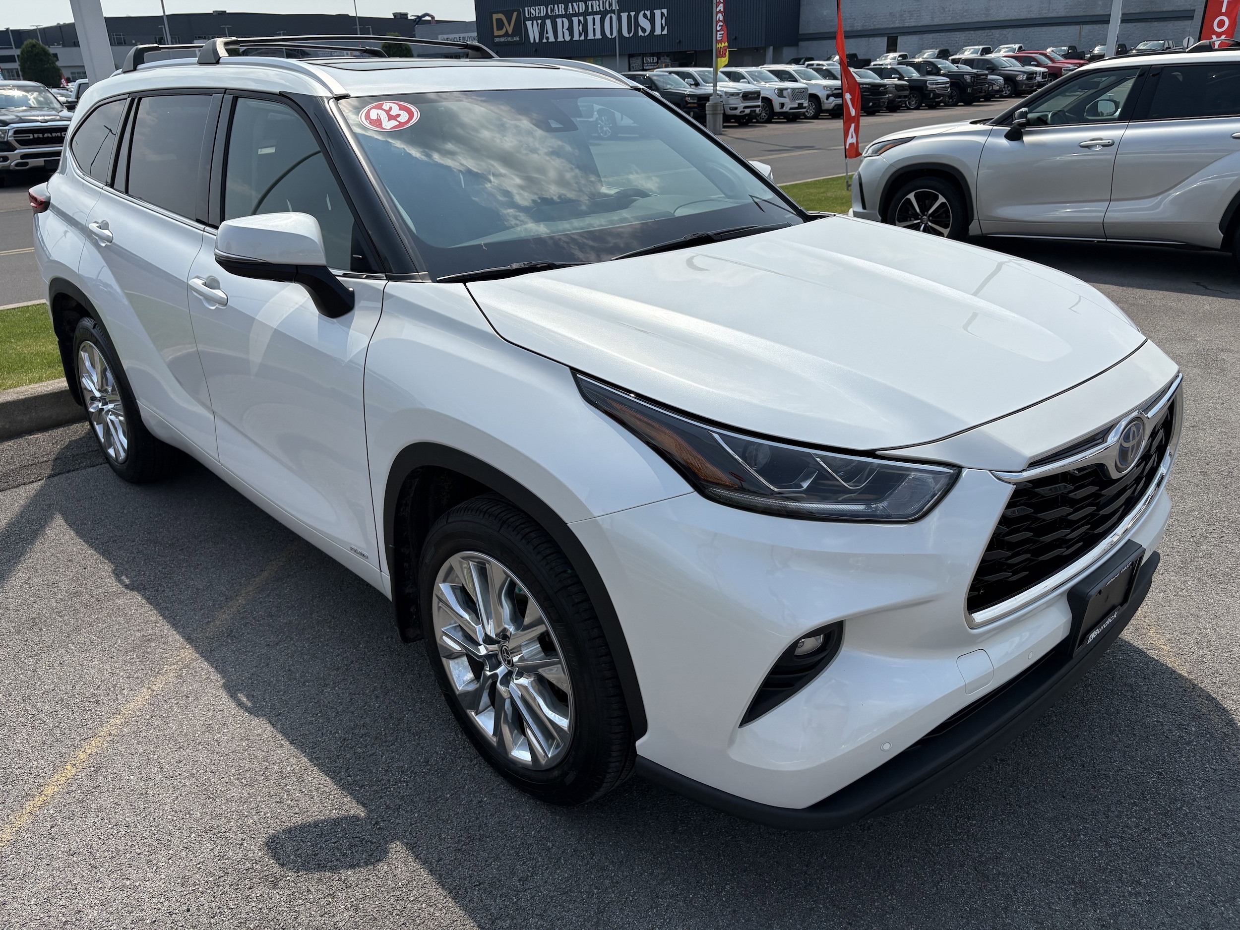 Certified 2023 Toyota Highlander Limited with VIN 5TDXBRCH8PS120392 for sale in Cicero, NY