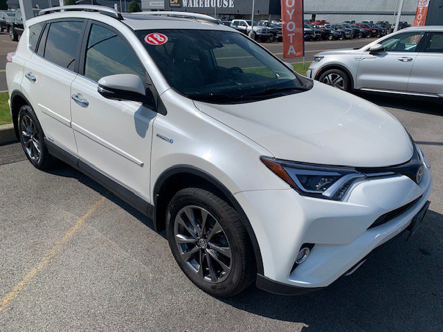 Used 2018 Toyota RAV4 Limited with VIN JTMDJREV2JD184102 for sale in Cicero, NY