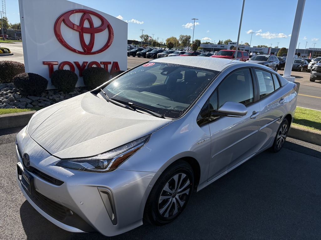 Used 2019 Toyota Prius XLE AWD-e Hatchback