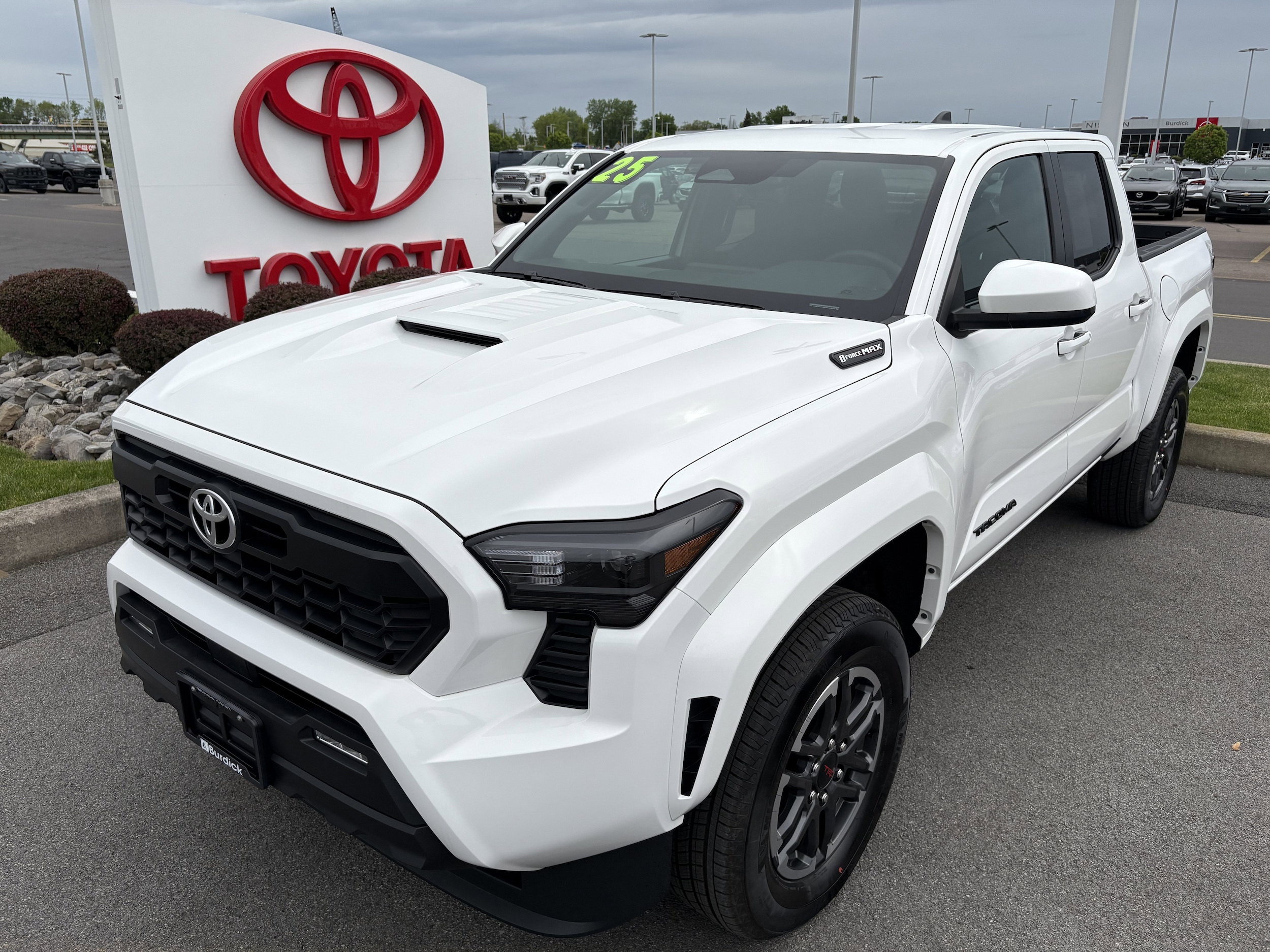 2025 Toyota Tacoma i-FORCE MAX TRD Sport