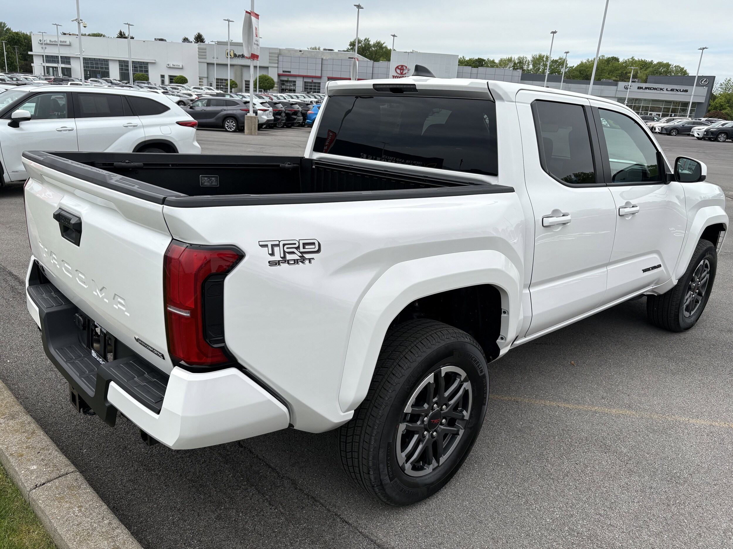 2025 Toyota Tacoma TRD Sport photo 3