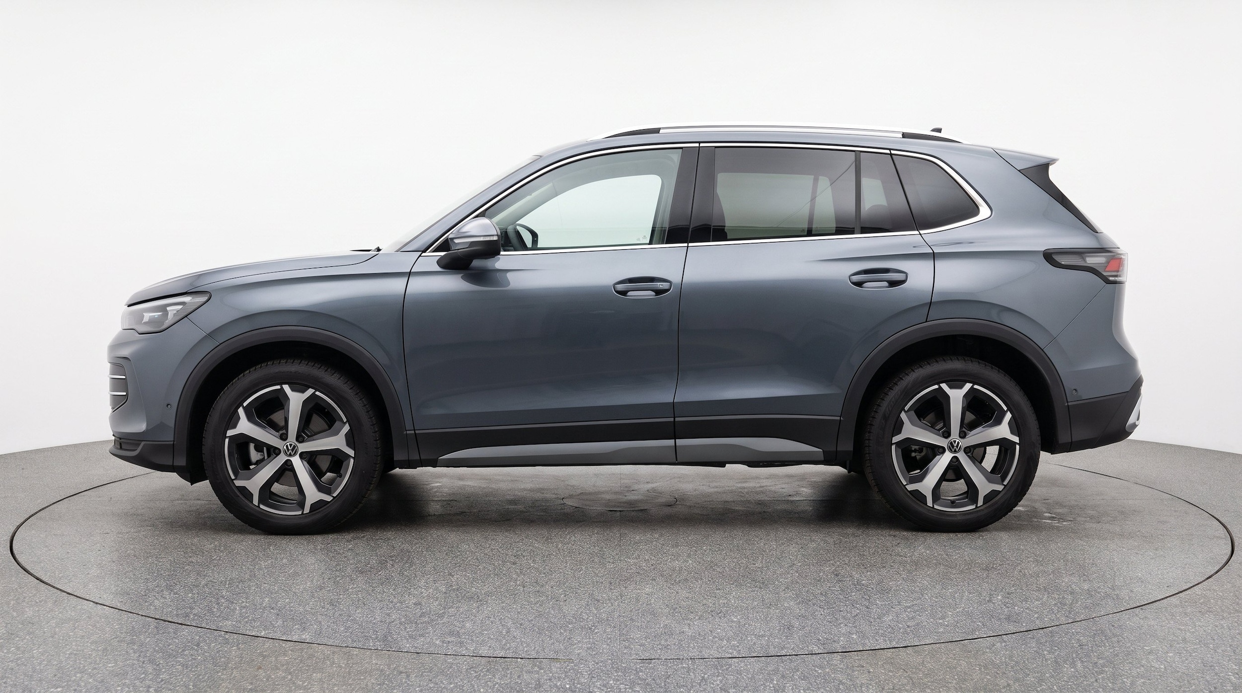 Thumbnail: 2026 Volkswagen Tiguan - 5